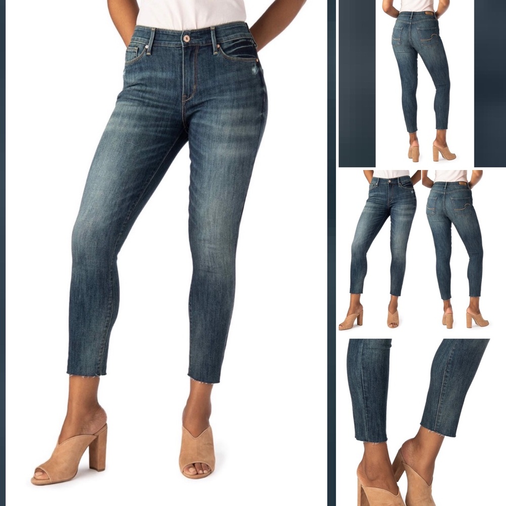 Levi’s Strauss High Rise Ankle Skinny Cut Off Jeans
